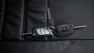 Used 2014 Hyundai Verna [2011-2015] Fluidic 1.4 VTVT Petrol Manual extra CAR KEY VIEW