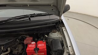 Used 2011 Toyota Etios [2010-2017] G Petrol Manual engine ENGINE LEFT SIDE HINGE & APRON VIEW
