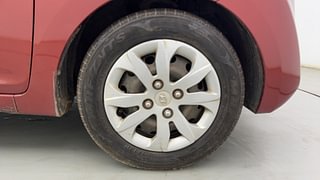 Used 2014 Hyundai Eon [2011-2018] Magna Petrol Manual tyres RIGHT FRONT TYRE RIM VIEW
