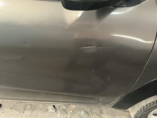 Used 2018 Renault Kwid [2015-2019] 1.0 RXT AMT Petrol Automatic dents MINOR DENT
