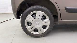 Used 2017 Maruti Suzuki Wagon R 1.0 [2015-2019] VXI AMT Petrol Automatic tyres RIGHT REAR TYRE RIM VIEW