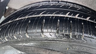 Used 2014 Hyundai Verna [2011-2015] Fluidic 1.4 VTVT Petrol Manual tyres RIGHT REAR TYRE TREAD VIEW