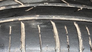 Used 2021 Hyundai Venue [2019-2022] SX 1.0  Turbo iMT Petrol Manual tyres LEFT FRONT TYRE TREAD VIEW