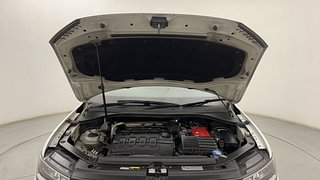 Used 2018 Volkswagen Tiguan [2017-2020] Comfortline TDI Diesel Automatic engine ENGINE & BONNET OPEN FRONT VIEW