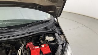 Used 2017 Maruti Suzuki Wagon R 1.0 [2015-2019] VXI AMT Petrol Automatic engine ENGINE LEFT SIDE HINGE & APRON VIEW