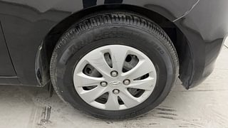 Used 2011 Hyundai i10 Sportz 1.2 Kappa2 Petrol Manual tyres RIGHT FRONT TYRE RIM VIEW