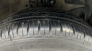 Used 2013 Honda Amaze [2013-2016] 1.2 S AT i-VTEC Petrol Automatic tyres RIGHT FRONT TYRE TREAD VIEW