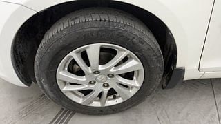 Used 2013 Maruti Suzuki Swift [2011-2017] ZXi Petrol Manual tyres LEFT FRONT TYRE RIM VIEW