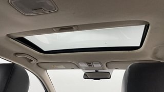 Used 2018 Hyundai Verna [2017-2020] 1.6 VTVT SX (O) AT Petrol Automatic top_features Sunroof