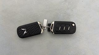 Used 2022 Mahindra Scorpio N Z8 L Petrol AT 7 STR Petrol Automatic extra CAR KEY VIEW