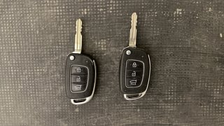 Used 2017 Hyundai i20 Active [2015-2020] 1.2 S Petrol Manual extra CAR KEY VIEW