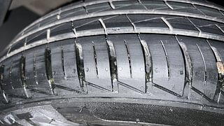 Used 2021 Renault Kwid 1.0L RXT(O) AMT Petrol Automatic tyres RIGHT FRONT TYRE TREAD VIEW