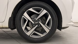 Used 2020 Hyundai Aura [2020-2022] SX Plus 1.2 AMT CRDI Diesel Automatic tyres RIGHT FRONT TYRE RIM VIEW