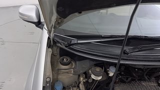 Used 2014 Honda Amaze [2013-2016] 1.2 VX i-VTEC Petrol Manual engine ENGINE RIGHT SIDE HINGE & APRON VIEW