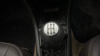 Used 2013 Maruti Suzuki Swift [2011-2017] ZXi Petrol Manual interior GEAR  KNOB VIEW
