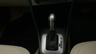Used 2022 volkswagen Vento Highline Plus 1.0L TSI Petrol AT Petrol Automatic interior GEAR  KNOB VIEW