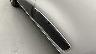 Used 2016 Renault Kwid [2015-2019] RXT Petrol Manual dents MINOR SCRATCH