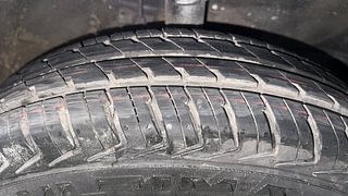 Used 2012 Maruti Suzuki Wagon R 1.0 [2010-2019] LXi Petrol Manual tyres RIGHT FRONT TYRE TREAD VIEW