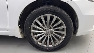Used 2016 Maruti Suzuki Ciaz [2014-2017] ZXI+ AT Petrol Automatic tyres RIGHT FRONT TYRE RIM VIEW