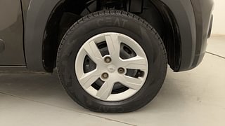 Used 2017 Renault Kwid [2017-2019] RXT 1.0 SCE Special Petrol Manual tyres RIGHT FRONT TYRE RIM VIEW
