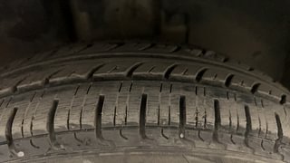 Used 2016 Renault Kwid [2015-2019] RXT Petrol Manual tyres RIGHT FRONT TYRE TREAD VIEW