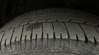 Used 2013 Maruti Suzuki Swift [2011-2017] ZXi Petrol Manual tyres LEFT FRONT TYRE TREAD VIEW