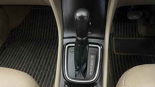 Used 2016 Maruti Suzuki Ciaz [2014-2017] ZXI+ AT Petrol Automatic interior GEAR  KNOB VIEW