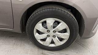 Used 2015 Honda Mobilio [2014-2017] S Petrol Petrol Manual tyres RIGHT FRONT TYRE RIM VIEW