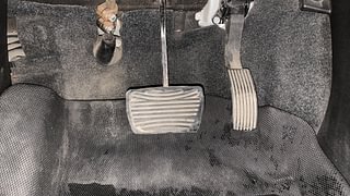 Used 2018 Mahindra XUV500 [2017-2021] W9 AT Diesel Automatic interior PEDALS VIEW