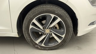 Used 2022 Tata Altroz XZ Plus 1.5 diesel mt dual tone Diesel Manual tyres RIGHT FRONT TYRE RIM VIEW