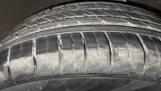 Used 2016 Maruti Suzuki Ciaz [2014-2017] ZXI+ AT Petrol Automatic tyres RIGHT FRONT TYRE TREAD VIEW