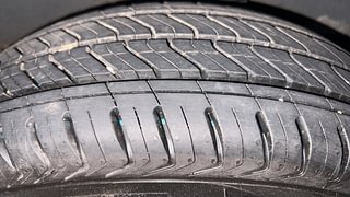 Used 2024 renault Kwid RXL(O) 1.0 Petrol MT SCE Petrol Manual tyres LEFT REAR TYRE TREAD VIEW