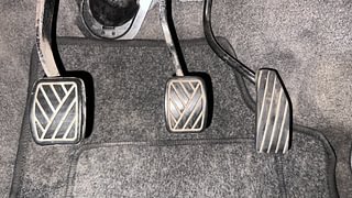 Used 2012 Maruti Suzuki Wagon R 1.0 [2010-2019] LXi Petrol Manual interior PEDALS VIEW