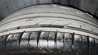 Used 2016 Maruti Suzuki Ciaz [2014-2017] ZXI+ Petrol Manual tyres LEFT REAR TYRE TREAD VIEW