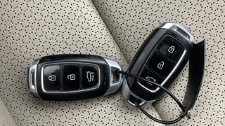 Used 2018 Hyundai Verna [2017-2020] 1.6 VTVT SX (O) AT Petrol Automatic extra CAR KEY VIEW