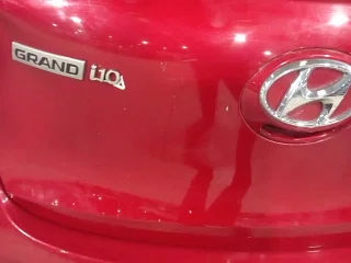 Used 2017 Hyundai Grand i10 Magna 1.2 Kappa VTVT Petrol Manual dents MINOR SCRATCH