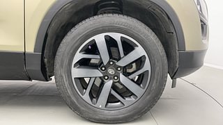 Used 2022 Tata Safari Kaziranga XZA Plus Diesel Automatic tyres RIGHT FRONT TYRE RIM VIEW