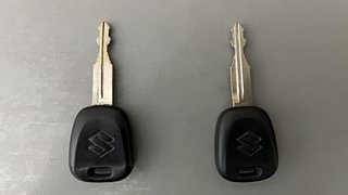 Used 2018 Maruti Suzuki Alto 800 [2016-2019] Lxi Petrol Manual extra CAR KEY VIEW