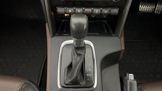 Used 2022 Mahindra Scorpio N Z8 L Petrol AT 7 STR Petrol Automatic interior GEAR  KNOB VIEW