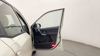 Used 2018 Mahindra XUV500 [2017-2021] W9 AT Diesel Automatic interior RIGHT FRONT DOOR OPEN VIEW