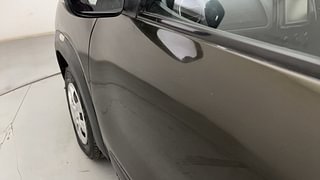Used 2017 Renault Kwid [2017-2019] RXT 1.0 SCE Special Petrol Manual dents MINOR DENT