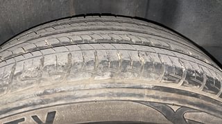 Used 2022 volkswagen Vento Highline Plus 1.0L TSI Petrol AT Petrol Automatic tyres LEFT REAR TYRE TREAD VIEW