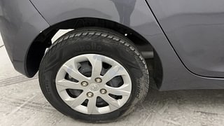 Used 2016 Hyundai Eon [2011-2018] Magna + Petrol Manual tyres RIGHT REAR TYRE RIM VIEW