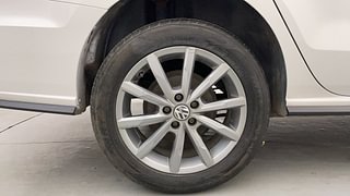 Used 2022 volkswagen Vento Highline Plus 1.0L TSI Petrol AT Petrol Automatic tyres RIGHT REAR TYRE RIM VIEW