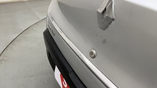 Used 2016 Renault Kwid [2015-2019] RXT Petrol Manual dents MINOR SCRATCH