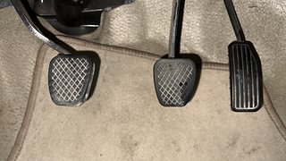 Used 2014 Honda Amaze [2013-2016] 1.2 VX i-VTEC Petrol Manual interior PEDALS VIEW