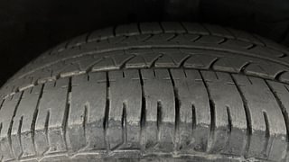 Used 2013 Maruti Suzuki Swift [2011-2017] ZXi Petrol Manual tyres RIGHT FRONT TYRE TREAD VIEW