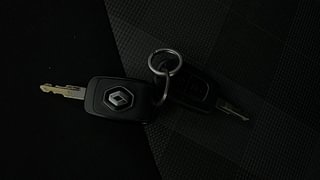 Used 2021 Renault Kwid 1.0L RXT(O) AMT Petrol Automatic extra CAR KEY VIEW