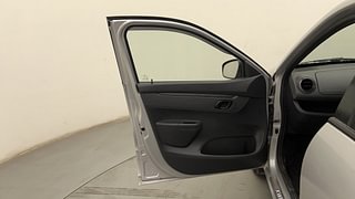 Used 2016 Renault Kwid [2015-2019] RXT Petrol Manual interior LEFT FRONT DOOR OPEN VIEW