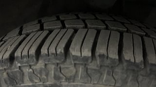 Used 2016 Hyundai Eon [2011-2018] Magna + Petrol Manual tyres RIGHT FRONT TYRE TREAD VIEW